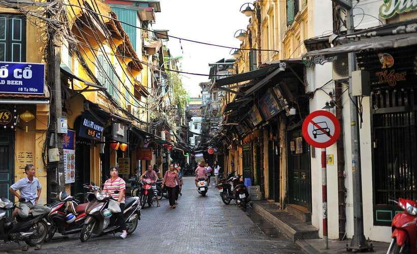 Private Hanoi Walking Tour with visit Train Street - What the $28 price covers