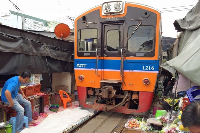 Private Maeklong Railway Market and Amphawa Day Tour from Bangkok - Timing, traffic, and the return to Bangkok