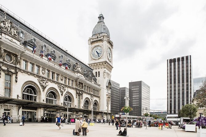 Private One Way Transfer frm Railways Station to Hot in Paris 1-3 - Luggage help and the comfort factor
