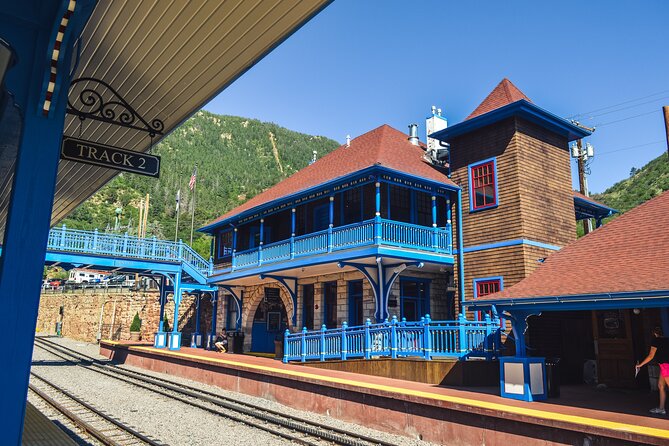 Private Pikes Peak COG Railway, Manitou & Garden of the Gods - Riding the historic COG Railway to 14,115 feet