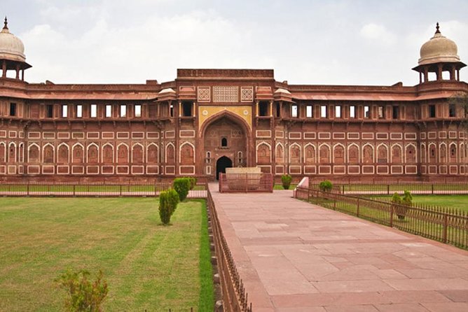Private Taj Mahal & Agra Tour By Gatimaan Express Train - Who should book this train tour