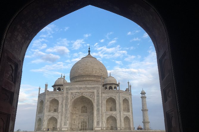 Private Tajmahal Day Tour From New Delhi By Gatiman Express Train - Arriving in Agra with a named meeting point