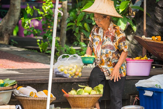 Private Tour: Amphawa Floating Market & Maeklong Railway Market - A riverboat ride past homes above the water