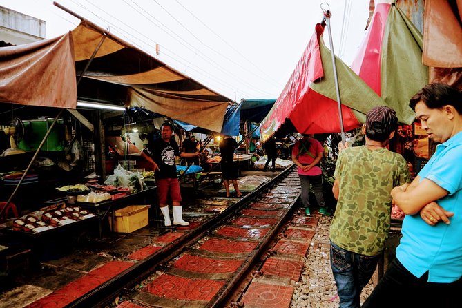 Private Tour: Amphawa Floating Market & Maeklong Railway Market - The guide can shape the whole day