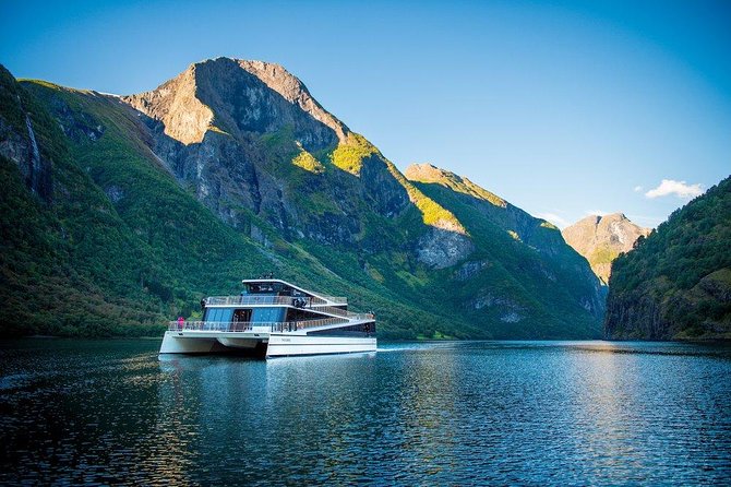 Private tour, Bergen to Oslo - Nærøyfjord Cruise & Flåm Railway - Who will enjoy this 14-hour route