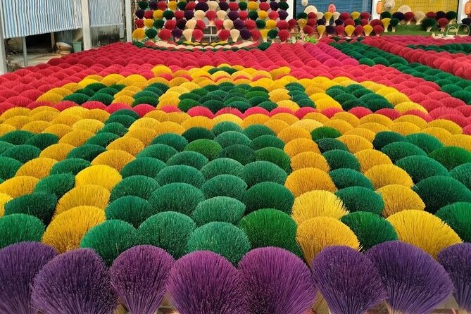 Private Tour Incense Village, Hat village & Train Street Coffee - Chuong Hat Village and the Vietnamese non la