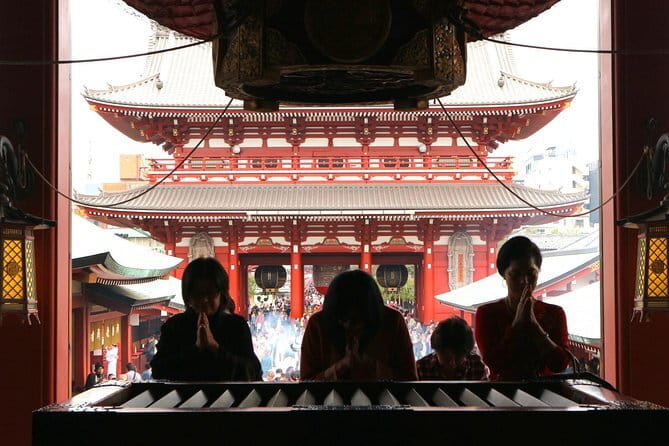 Private Tour - Thousands of lucky cats! Go by tram, Gotokuji Tour - Stepping into the Setagaya Daikan residence