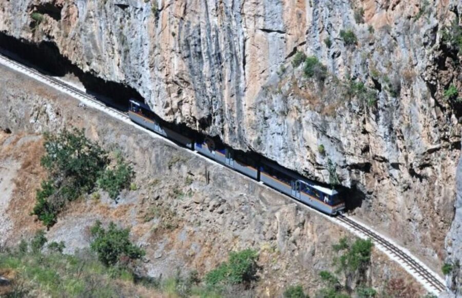 Private Tour to Ancient Corinth, Cave of Lakes & Cog Railway - Riding the Odontotos through Vouraikos Gorge