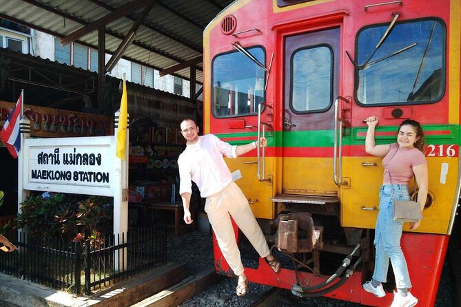 Private tour to Floating & Railway markets (multi-lang: EN ZH ES IT FR DE) - Who will get the most from this day