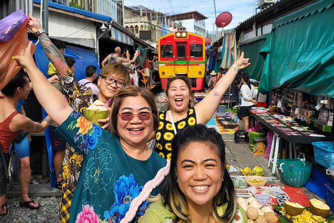 Private Tour to Maeklong Railway Market and Floating Market - Key details before you book