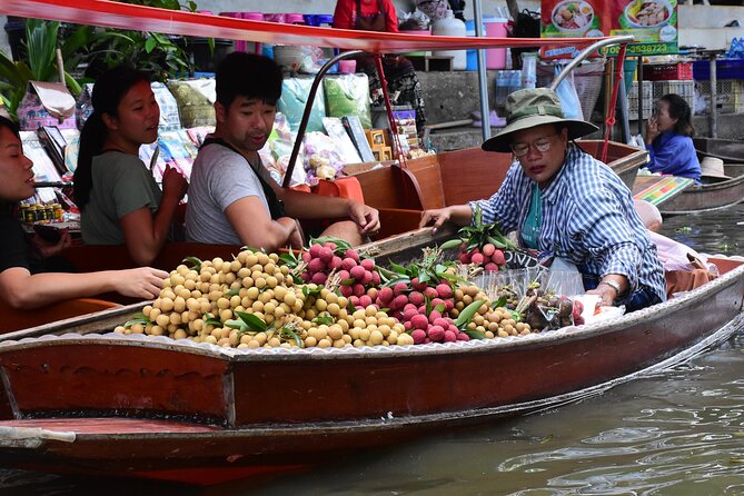 Private Tour to Maeklong Railway Market and Floating Market - Comfort, timing, and who should book