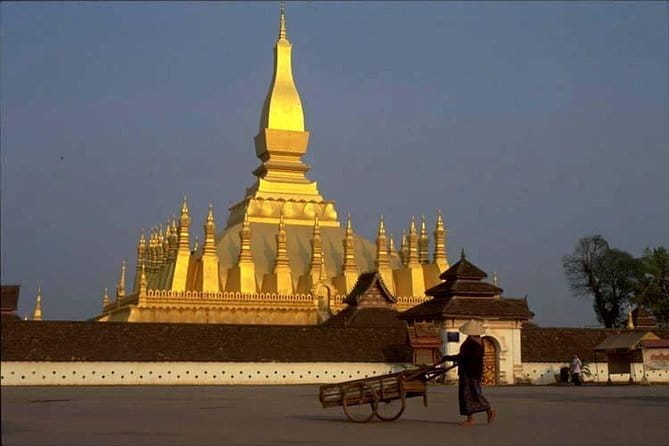 Private Tour Vientiane - VangVieng by Express Train - A short long-tail boat ride on the Nam Song River