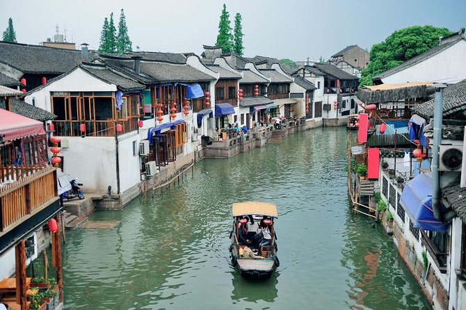 Private Tour:Zhujiajiao Water Town, Shanghai Tower & Maglev Train - Key points at a glance