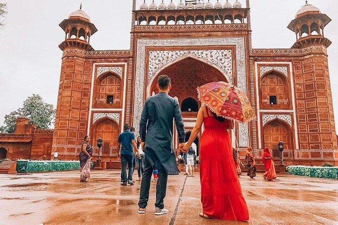 Private Train Tour: 3-Day Golden Triangle Delhi, Agra, Jaipur from Delhi - A quieter Delhi at the Lotus Temple