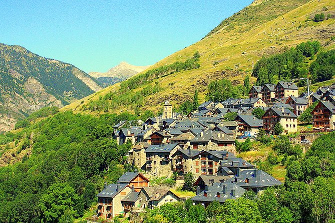 Pyrenees Private Tour from Barcelona with Easy Hike & Cogwheel Train - An easy hike through the national park