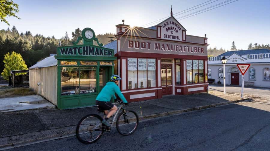 Queenstown to Dunedin Incl Taieri Gorge Train (One-Way) - A quick look at Ophir’s old bridge