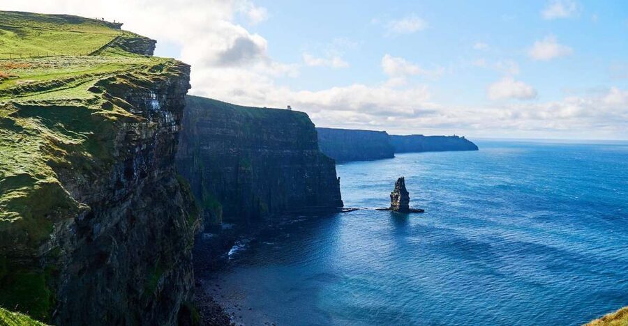 Rail Tour: The Cliffs of Moher & Bunratty Castle Tour - A long western Ireland day from Dublin