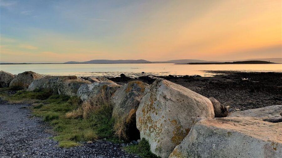 Rail Tour: The Cliffs of Moher & Bunratty Castle Tour - Guides, commentary, and the coach ride