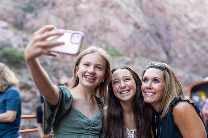 Ride the First Class Lunch Train through the Royal Gorge! - Timing, meeting point, and the shape of the ride