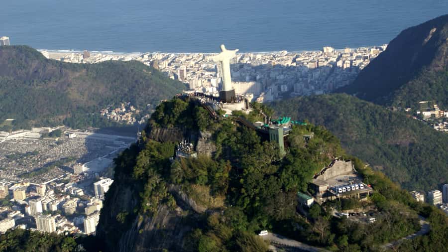 Rio: Maracanã Stadium & Christ the Redeemer by Rack Railway - Pickup, guides, and language support