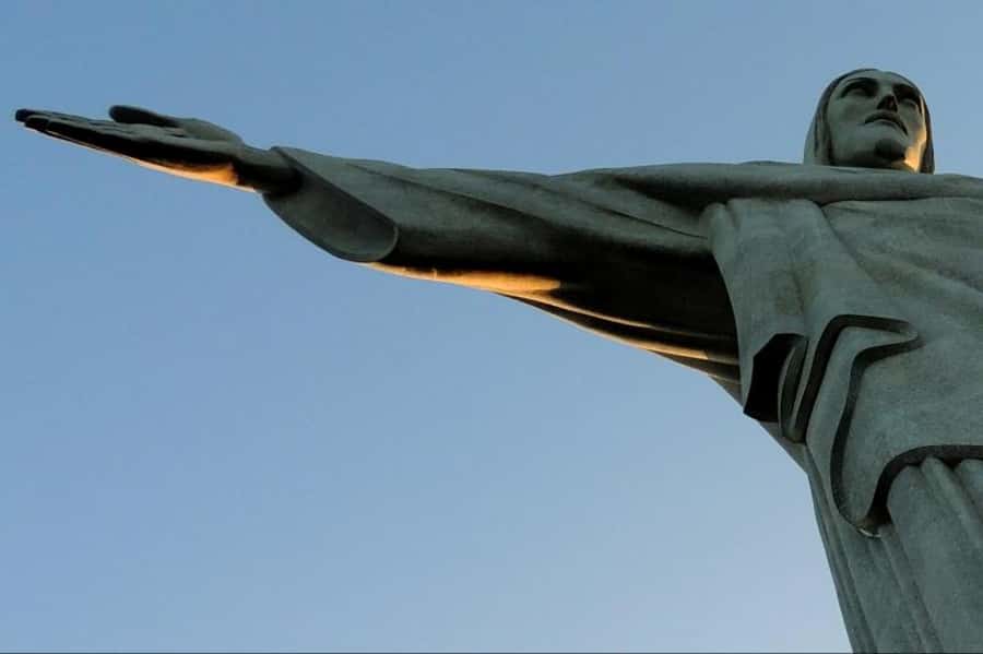 Rio: Maracanã Stadium & Christ the Redeemer by Rack Railway - The good and bad of shared transport