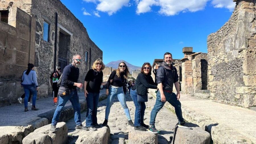 Rome: Pompeii Tour with Wine and Lunch by High Speed Train - Should you book the Rome to Pompeii wine and lunch tour?
