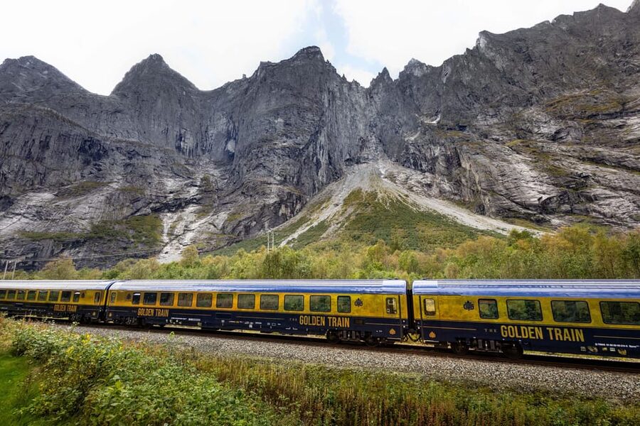 Romsdalen: Rauma Railway Golden Train with Guide - Kylling Bridge, the train ride’s signature view