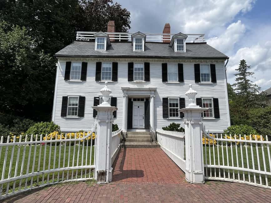Salem Witch Tour from Boston by Train - Burying Point and the cost of fear