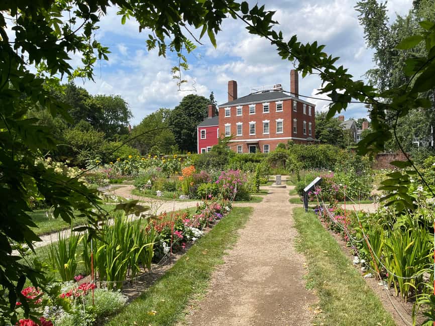 Salem Witch Tour from Boston by Train - The Witch House, Ropes Mansion, and Salem’s popular image