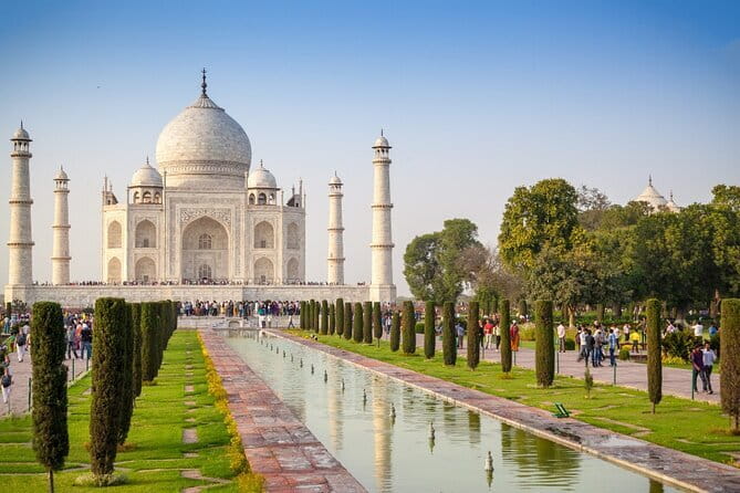 Same Day Agra and Fatehpur Sikri Tour By Train from Delhi - Agra markets and handicrafts