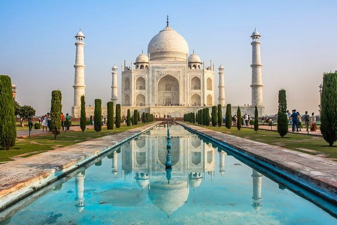 Same Day Agra Tour By Gatimaan Express Train from delhi - What the private format really adds