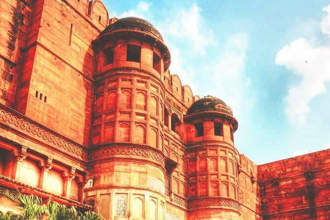 Same Day Taj Mahal and Agra Tour by Fastest Train from Delhi - Shopping and Agra’s local crafts