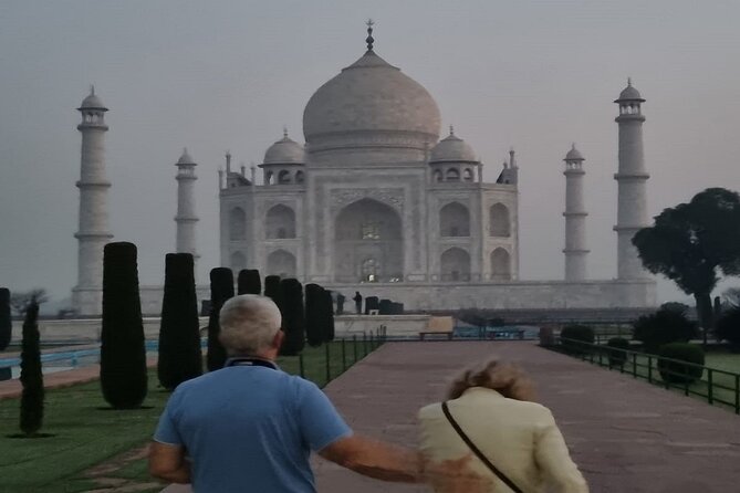 Same Day Taj Mahal Tour by Gatiman Express Train - Agra Fort after the Taj Mahal