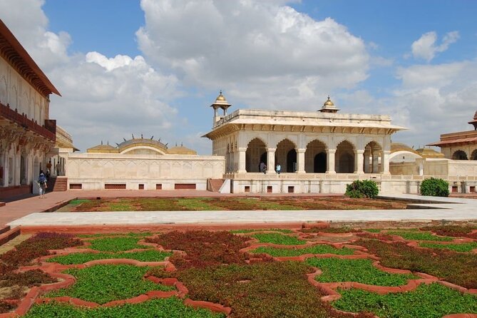 Same Day Taj Mahal Tour by Gatiman Express Train - Returning to Delhi by 5:45 PM