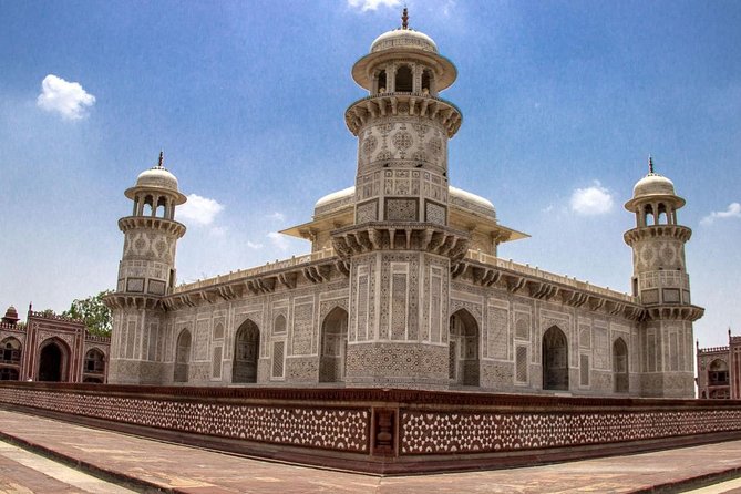 Same Day Taj Mahal Tour By Gatiman Express Train With Local Tour Guide - Agra Fort shows the Mughal power behind the monument