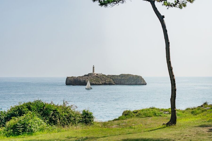 Santander: City Sightseeing Hop-On Hop-Off Bus Tour & Train - Who should book this Santander tour?