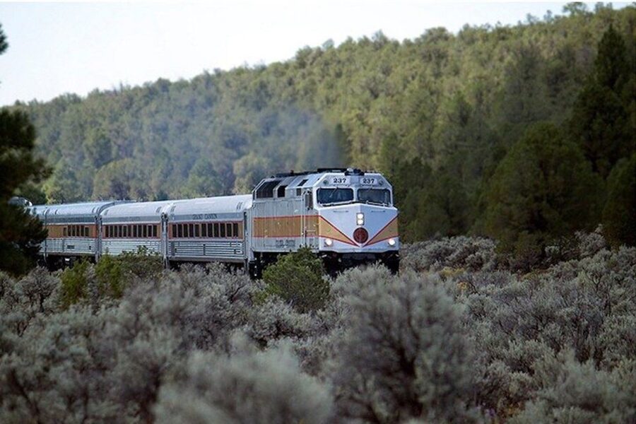 Sedona, AZ: Grand Canyon Guided Tour and Historic Railway - Four hours along the South and East Rims