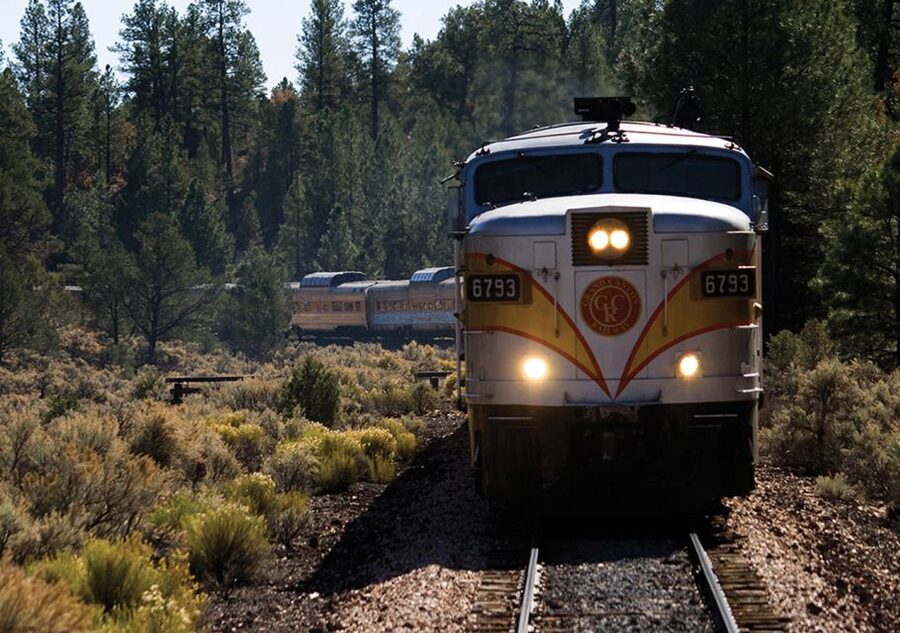 Sedona/Flagstaff: Grand Canyon Tour & First-Class Train Ride - Williams and the 65-mile railway journey