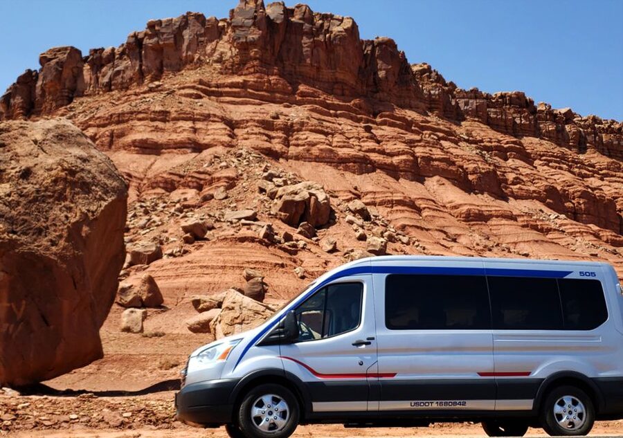 Sedona/Flagstaff: Grand Canyon Tour & First-Class Train Ride - Starting in Sedona, Flagstaff, or Village of Oak Creek
