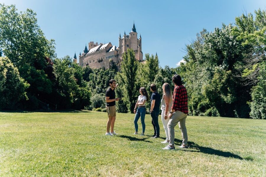 Segovia Private Guided Visit & Alcazar with High Speed Train - Practical details that can save your day