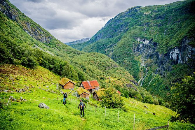 Self-Guided 22-Hour Round Trip From Oslo To Sognefjord With Flåm Railway - Changing trains at Myrdal
