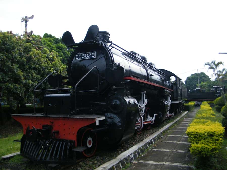 SEMARANG TOURS : GEDONGSONGO TEMPLE/TRAIN MUSEUM AMBARAWA - Banaran coffee country and the uncertain plantation visit