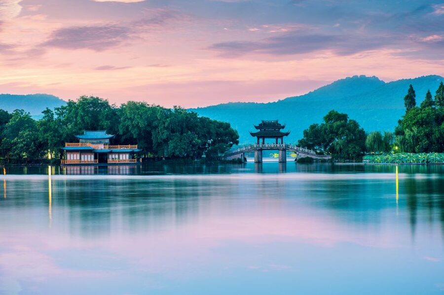 Shanghai: Private Guided Tour to Hangzhou by Bullet Train - FAQ