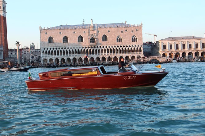 Shared Departure Transfer: Venice Hotels to Venice Train or Bus Station - A last Venetian ride before you leave