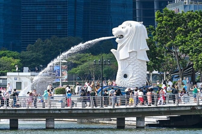 Singapore Cycling Tour - Rail Corridor, Civic District, & Food! - Dawson shows a newer side of public housing
