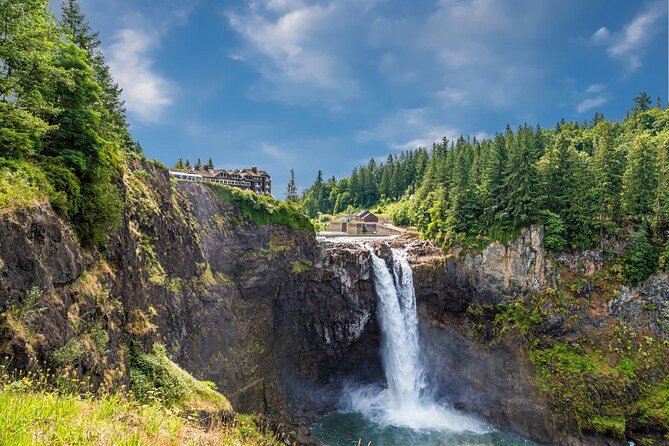 Snoqualmie Fall & Railway Museum 3-Hours (Private Tour) - Facing the 268-foot drop at Snoqualmie Falls