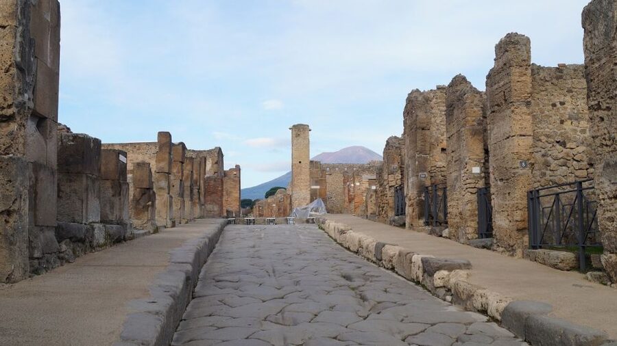 Sorrento: Skip-the-Line Pompeii Express Tour by Train - Weather, Clothing, and Daily Comfort