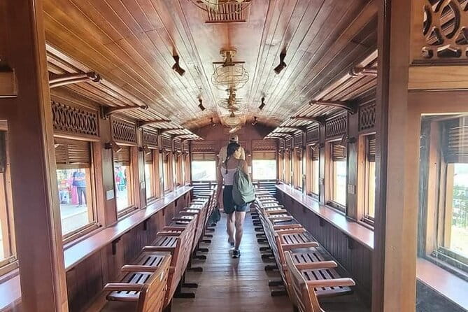 Special Tourists Train Ride in Ella - Calypso Train - The 30-minute pause in Bandarawela