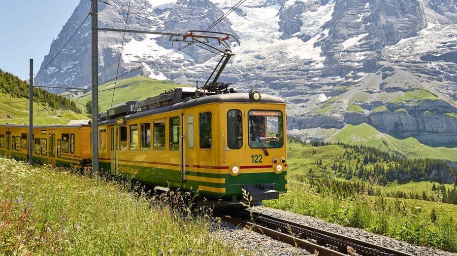 Spectacular ride to experience Jungfraujoch - Top of Europe - Snow Fun Park and Mönchsjochhütte