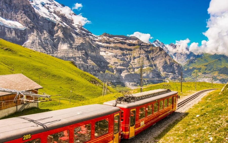Spectacular ride to experience Jungfraujoch - Top of Europe - Who should book this Jungfraujoch trip?